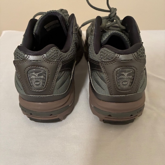 Mizuno Wave Rider 10 Sports Sneaker main image 4